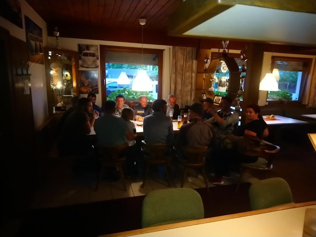 Gasthaus Krone Ubersaxen ภายนอก รูปภาพ