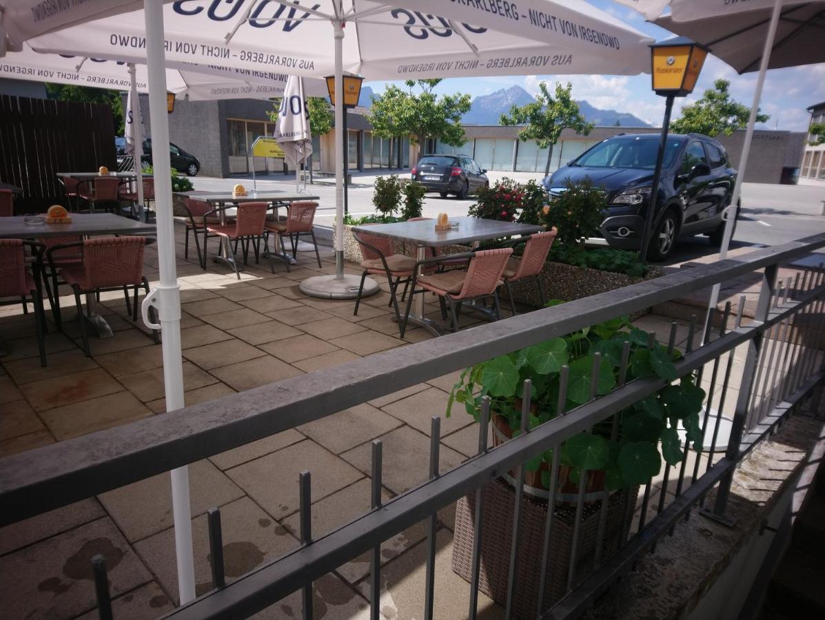 Gasthaus Krone Ubersaxen ภายนอก รูปภาพ