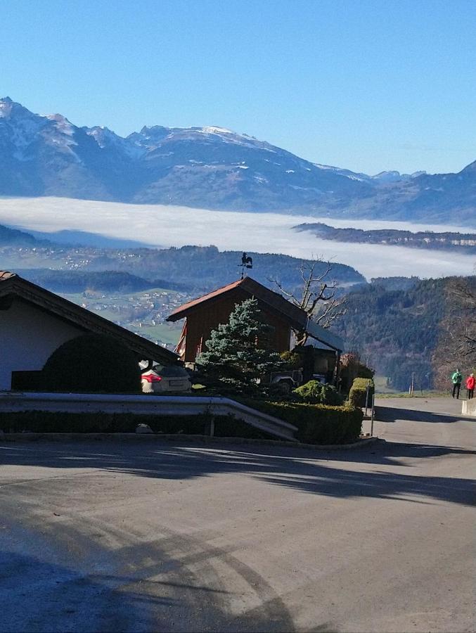 Gasthaus Krone Ubersaxen ภายนอก รูปภาพ