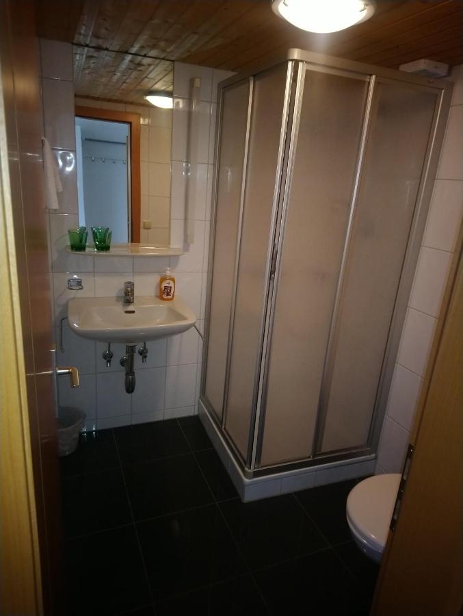 Gasthaus Krone Ubersaxen ภายนอก รูปภาพ