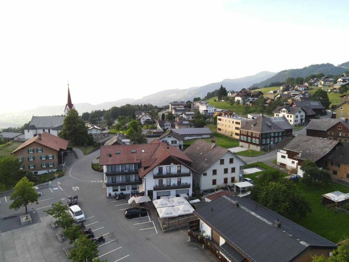 Gasthaus Krone Ubersaxen ภายนอก รูปภาพ